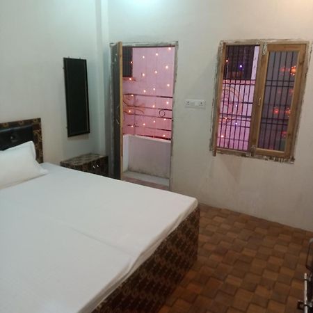 Shivaay Home Stay Варанаси Экстерьер фото