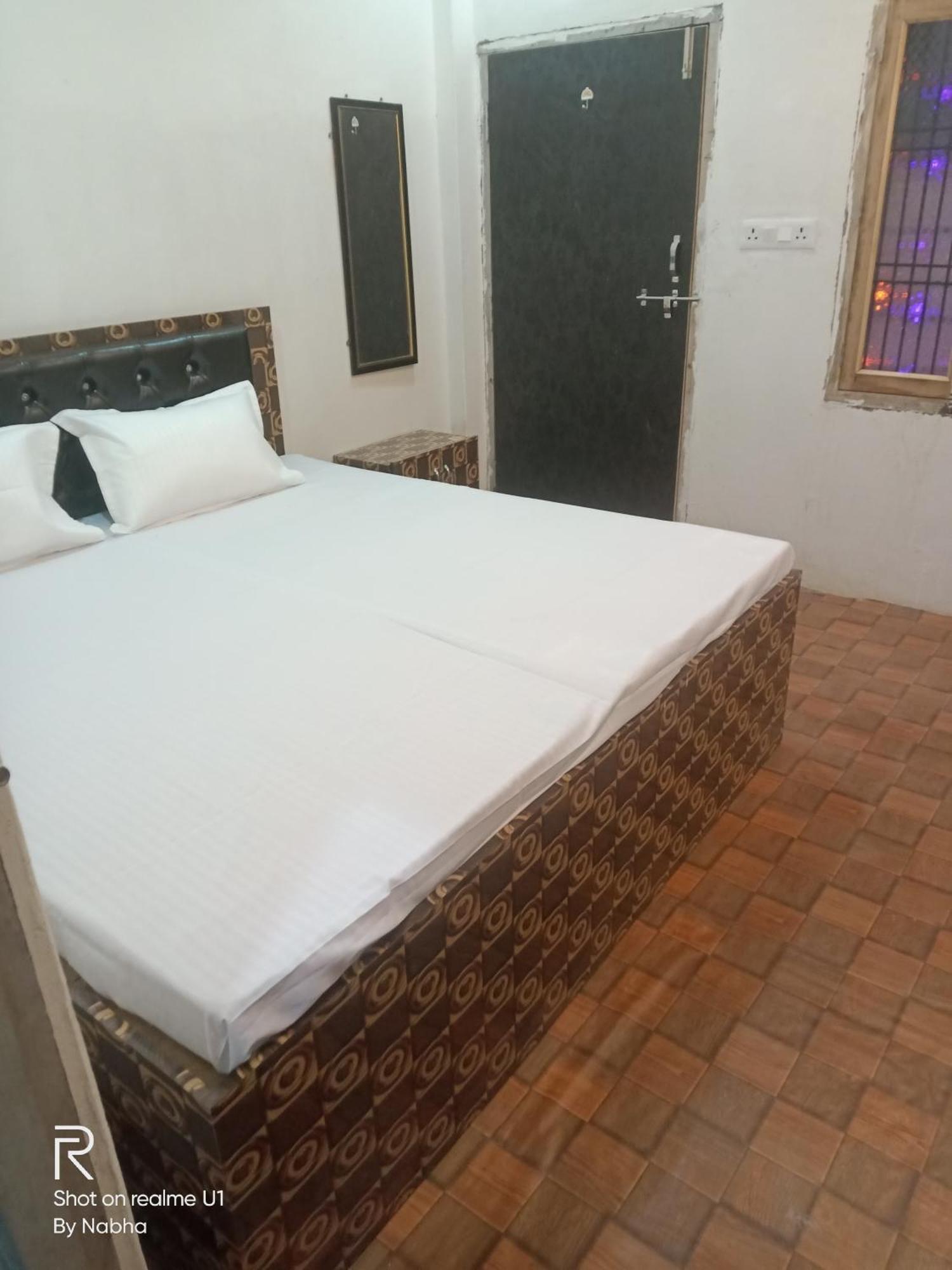 Shivaay Home Stay Варанаси Экстерьер фото